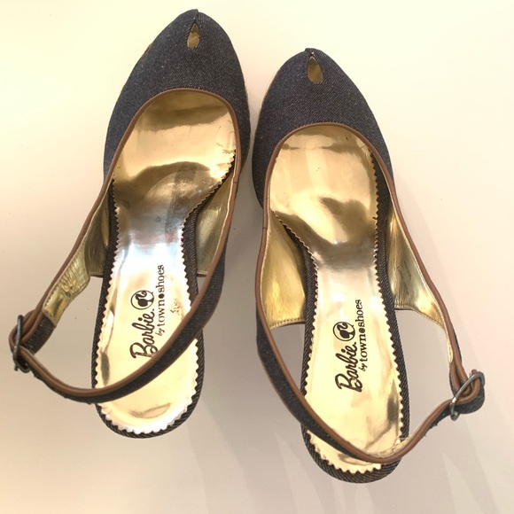 Barbie by Town Shoes 4.5 inch platform heels - Picture 4 of 7